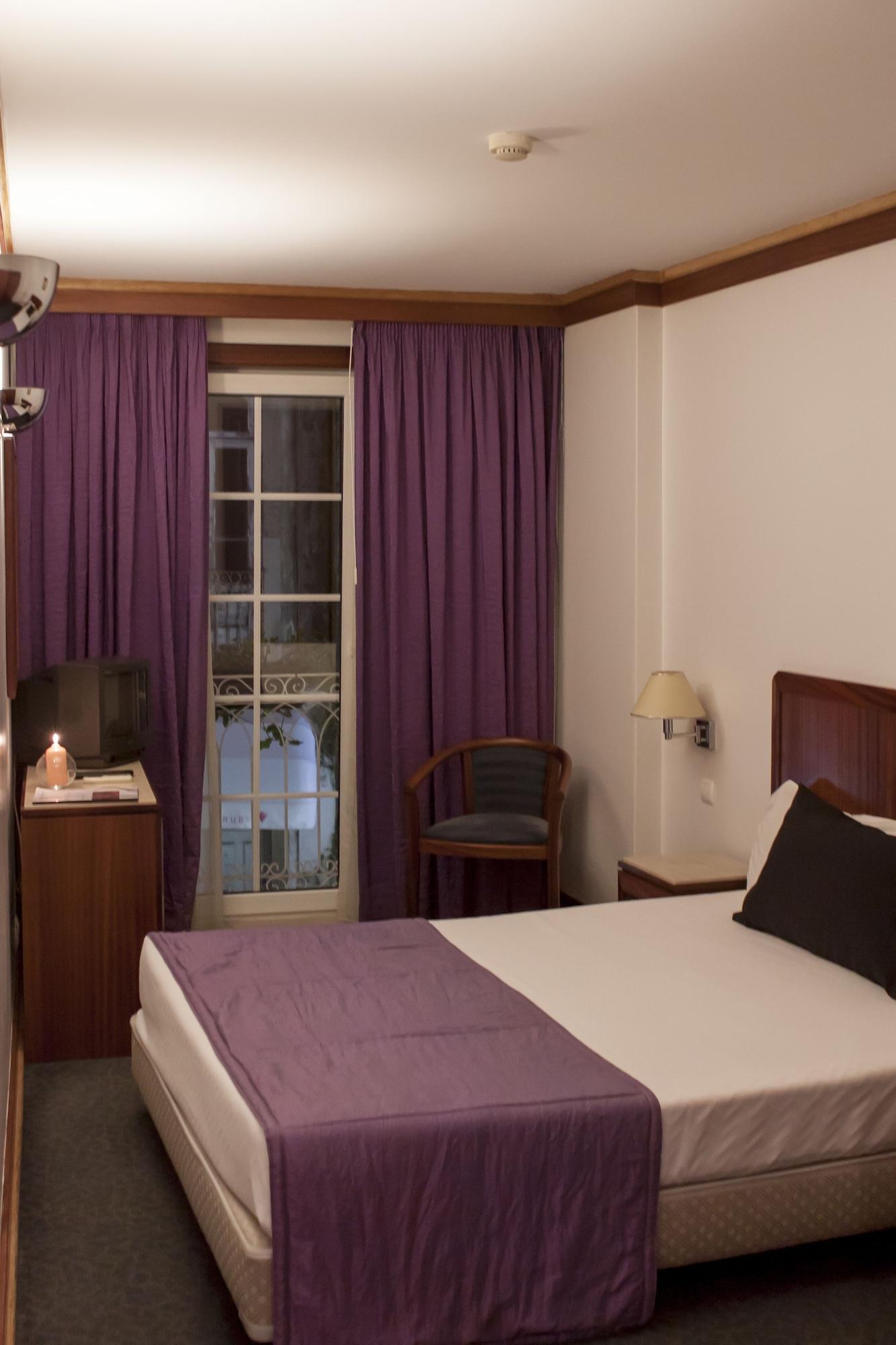 Galeria Suite Hotel Aveiro Bagian luar foto