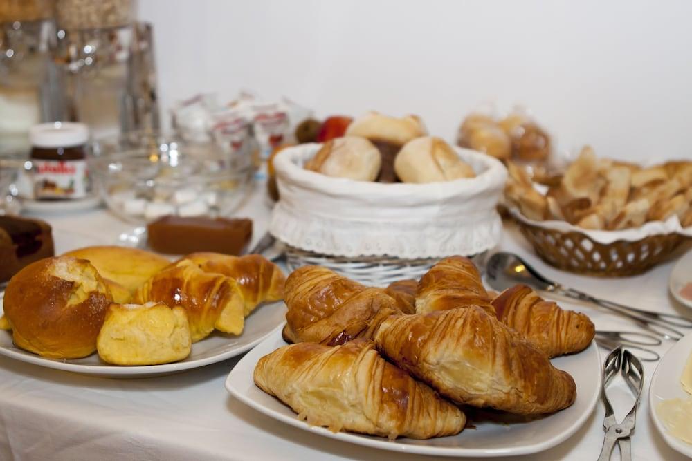 Galeria Suite Hotel Aveiro Bagian luar foto