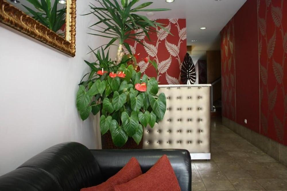 Galeria Suite Hotel Aveiro Bagian luar foto