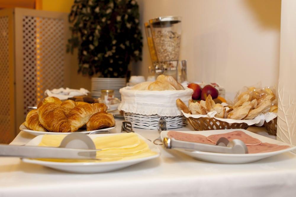Galeria Suite Hotel Aveiro Bagian luar foto